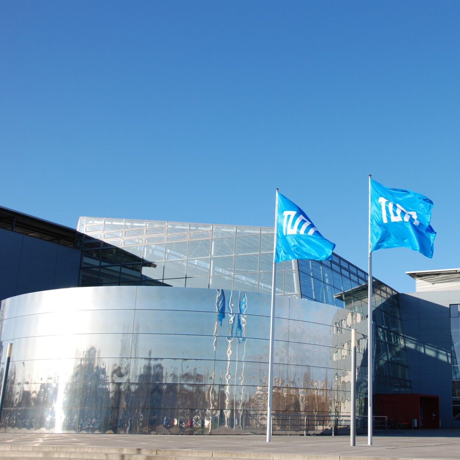 Maliyetler ve Kariyer Fırsatları