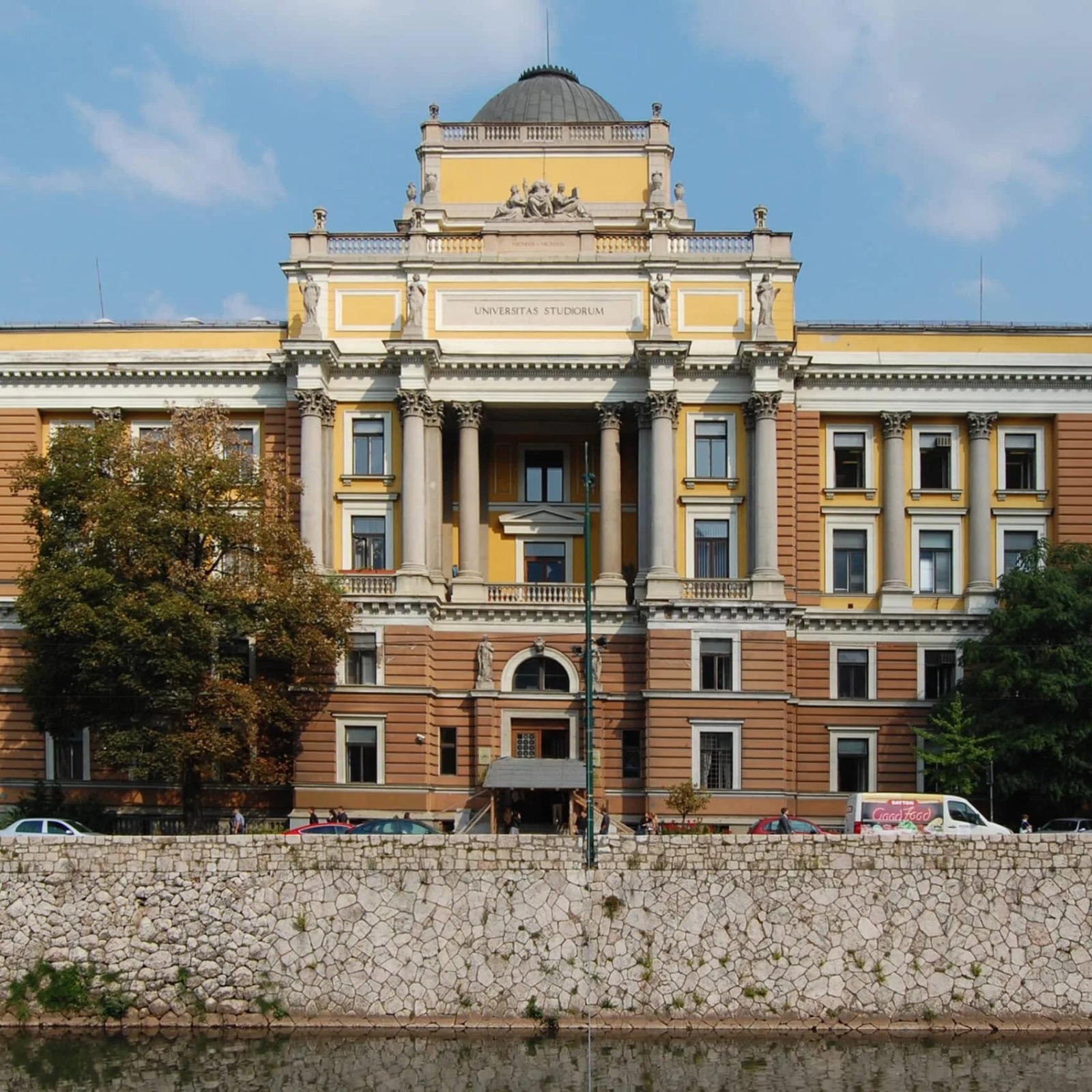 Sıcak Bir Karşılama, Kaliteli Bir Eğitim